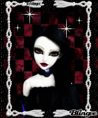 Belle fille gothique (cheveux noir et yeux verts)